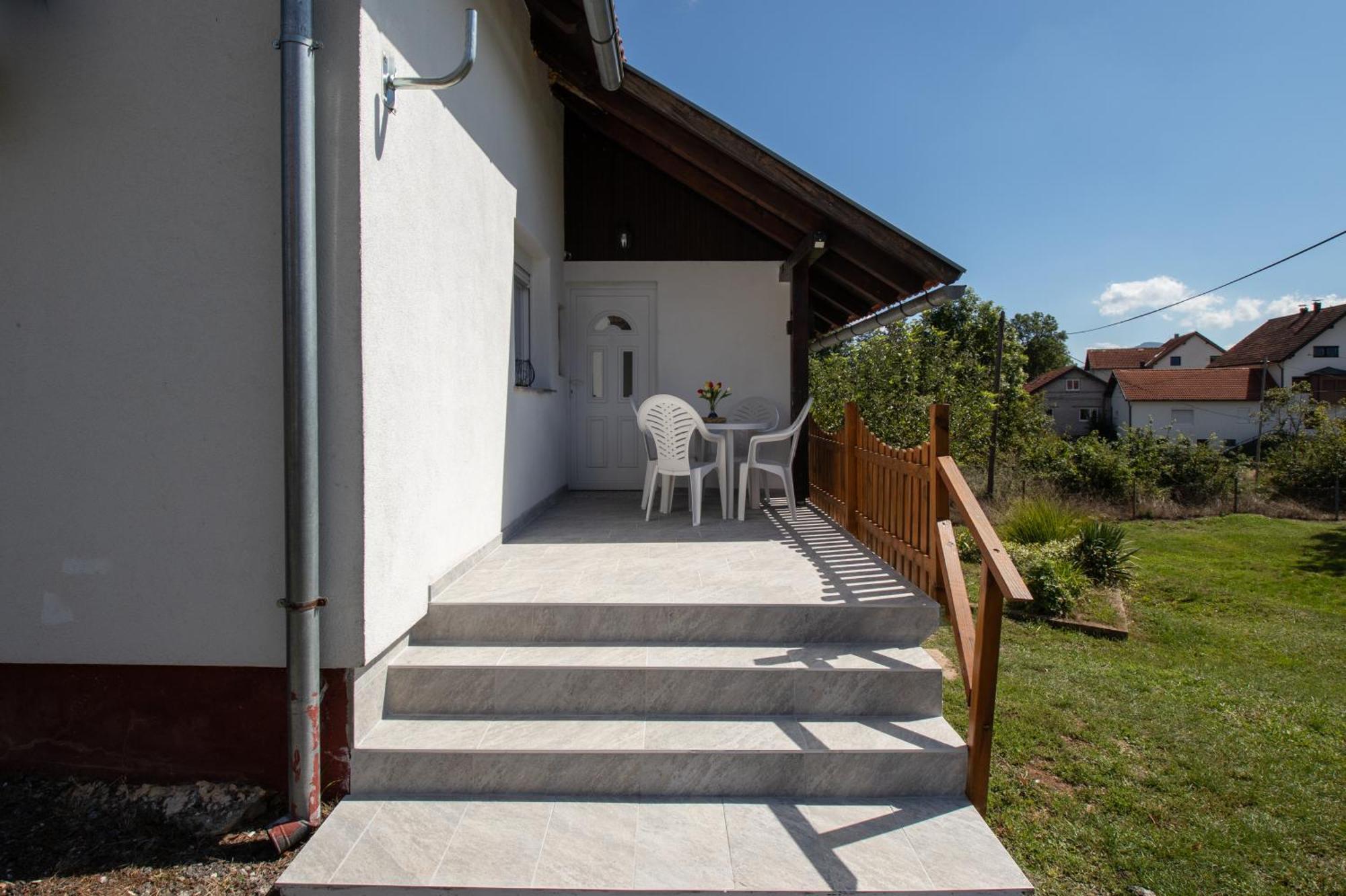 Lucija Apartment *