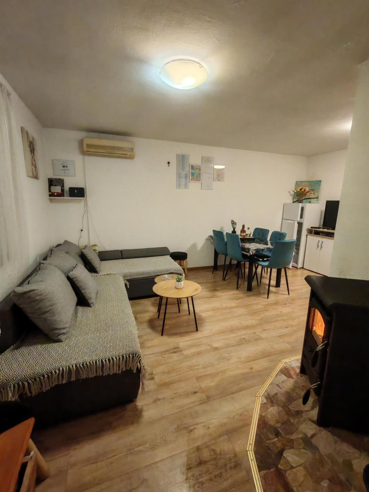 Lucija Apartment Lovinac (Lika-Senj)